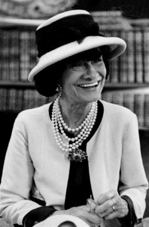 coco chanel bilder|coco chanel old photos.